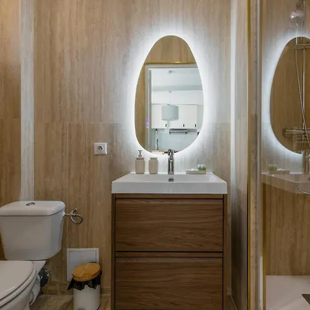 Apartamento Light-filled Retreat In Historical *