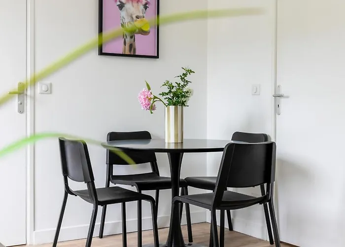 Appartement Light-filled Retreat In Historical *